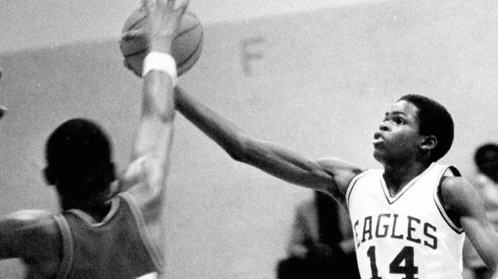 Nate McMillan playing high school basketball